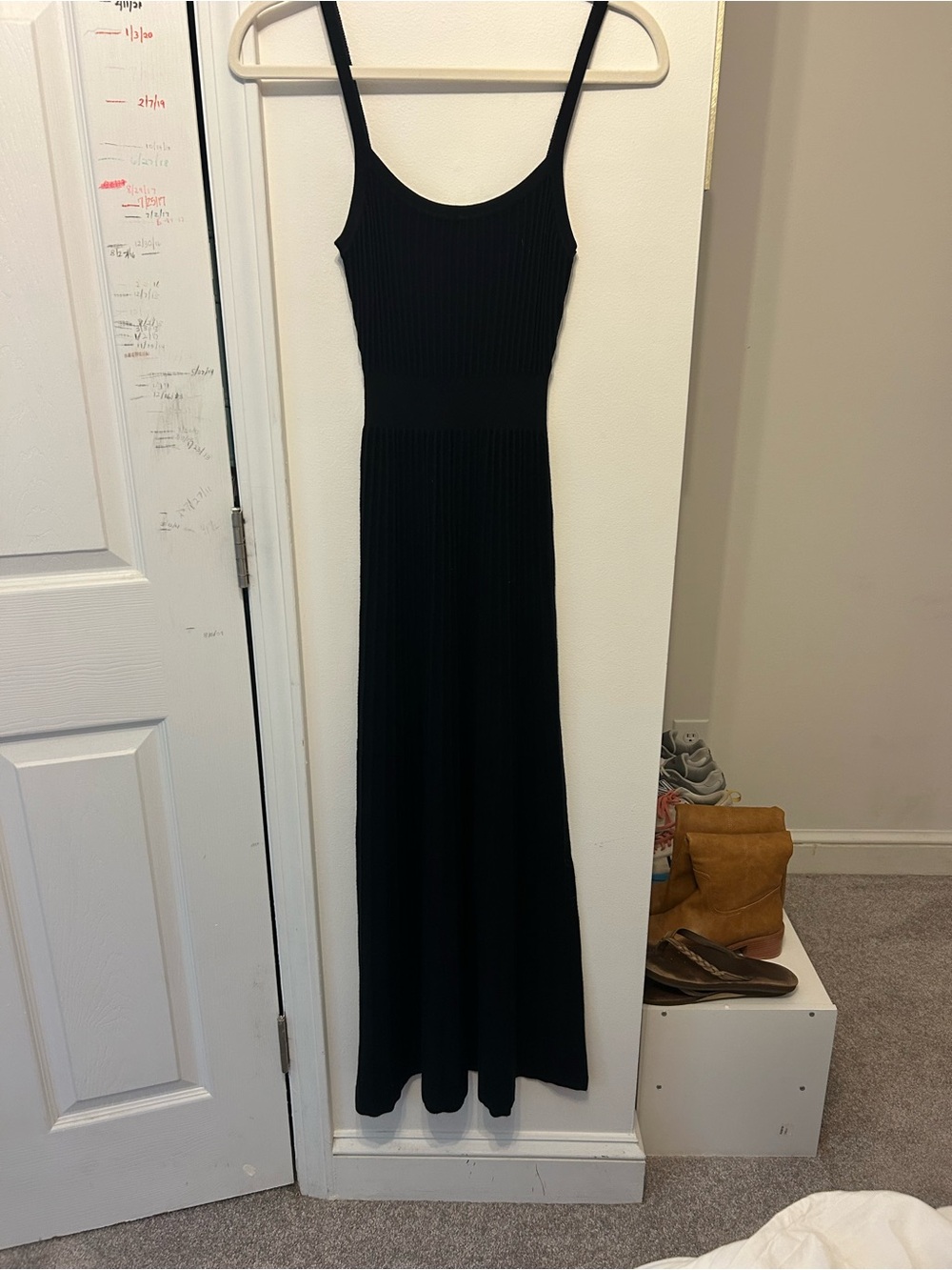 entro Black Ribbed Strap Maxi Dress